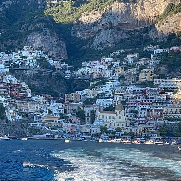 Meet your Posher, Claire - Picture 10 of 16